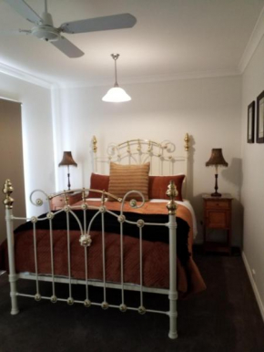 Bright Deluxe No.1 TOWNHOUSE ACCOMMODATION